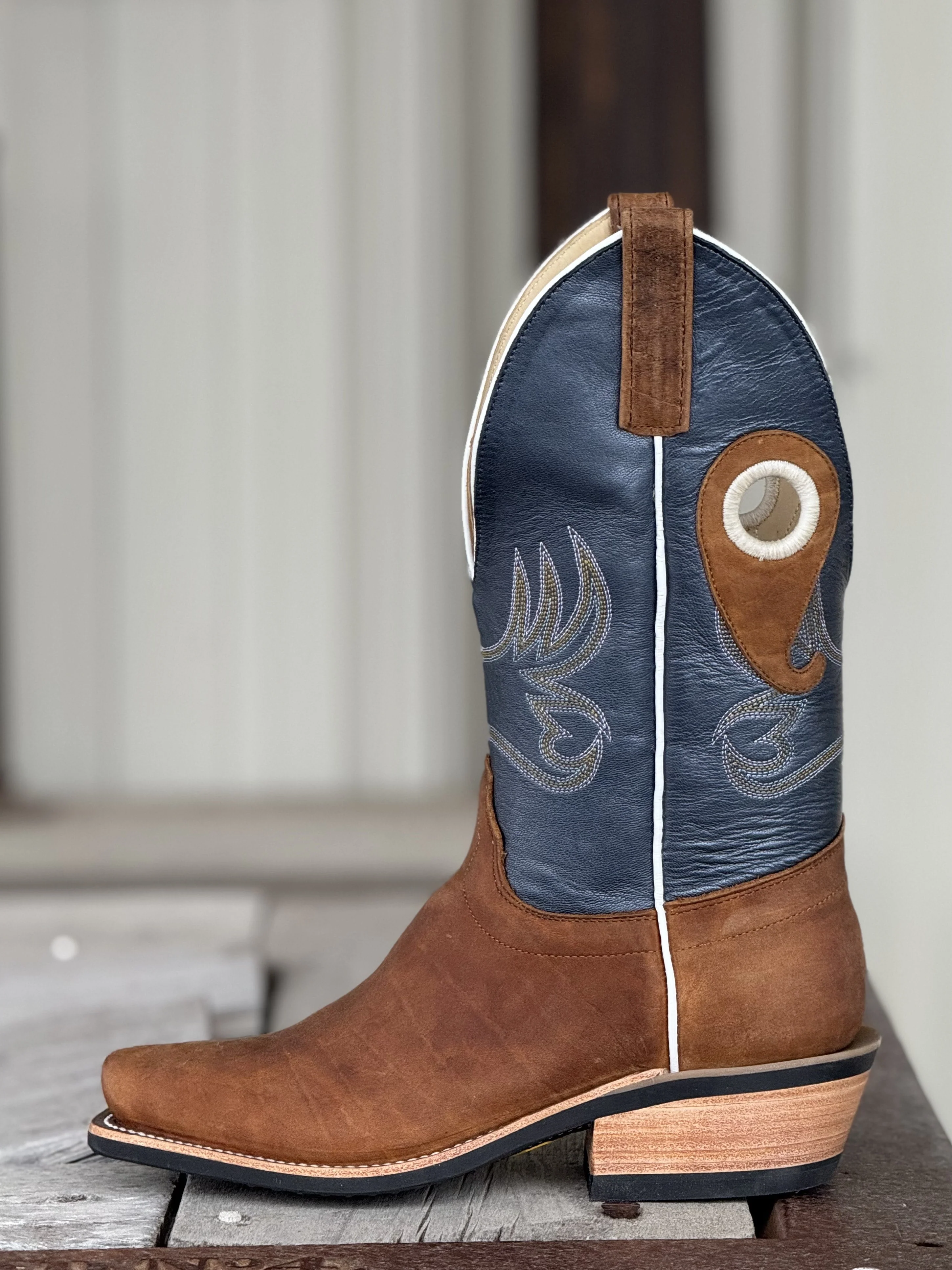 Olathe Boot Co. | Natural Brahma Bison O Toe Boot - Image 2
